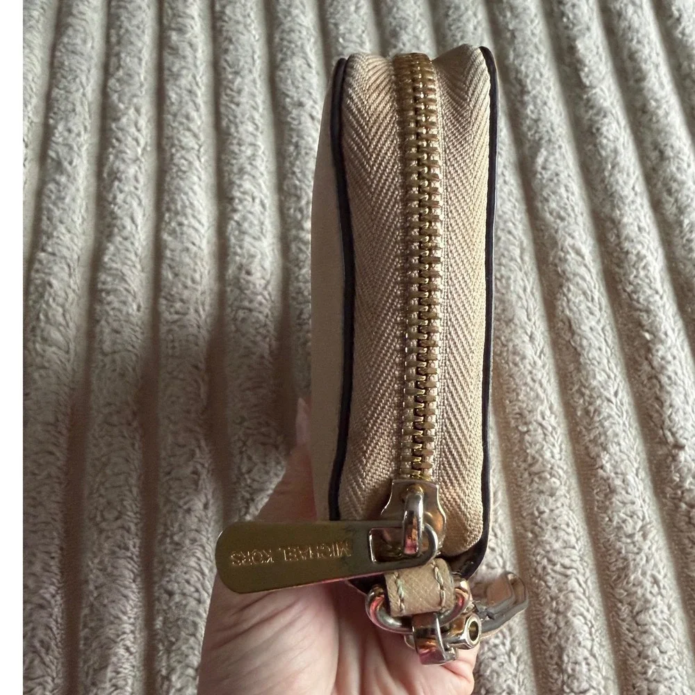 Michael‎ Kors Jet Set Travel Saffiano Leather Zip Around Wristlet Wallet Beige